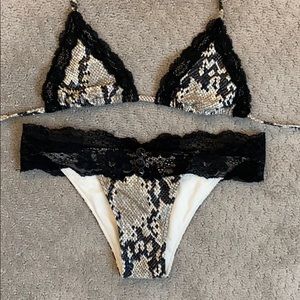 Beach Bunny python & black lace bikini